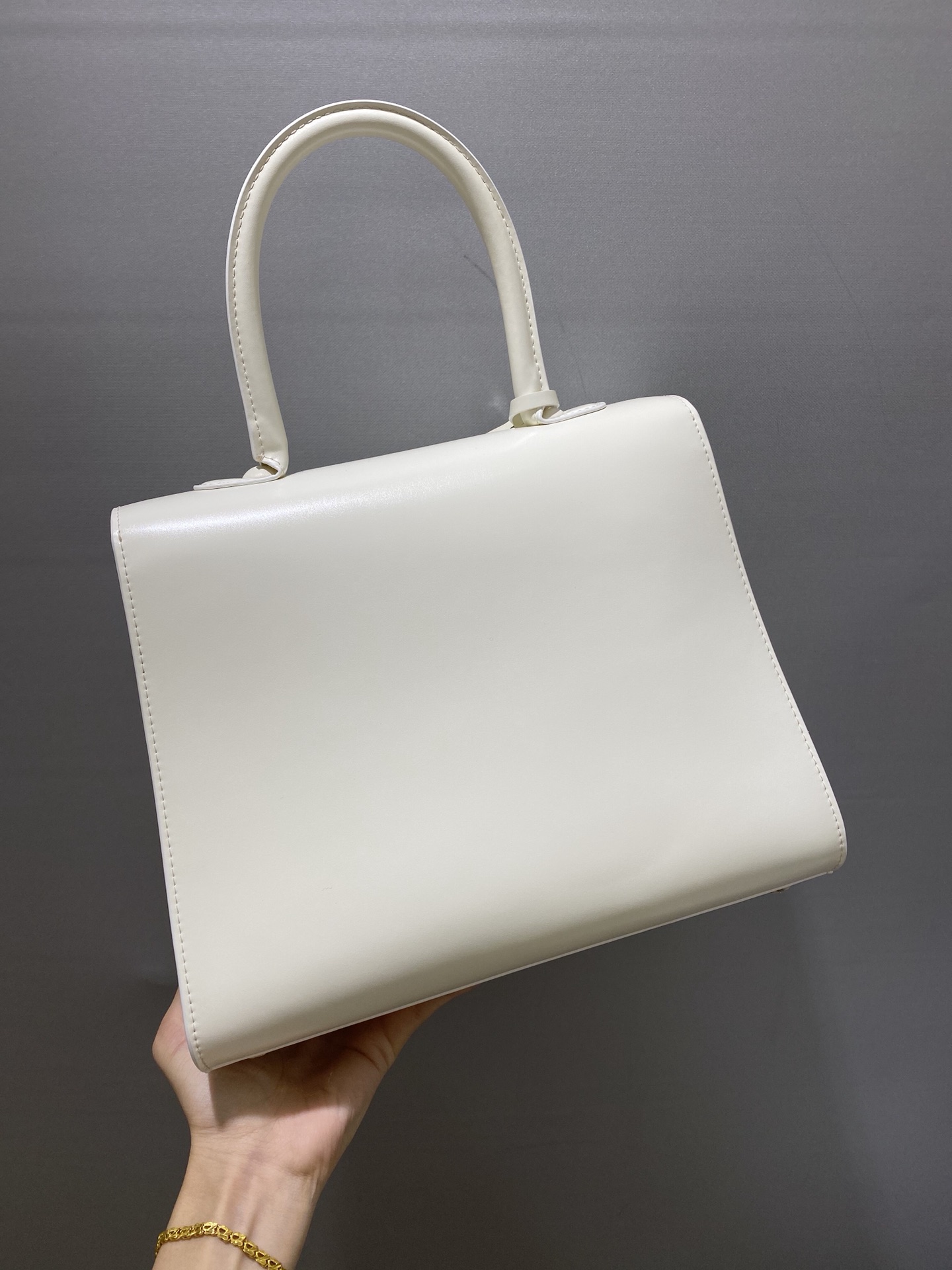 델보 브리앙 MM 박스백 미듐